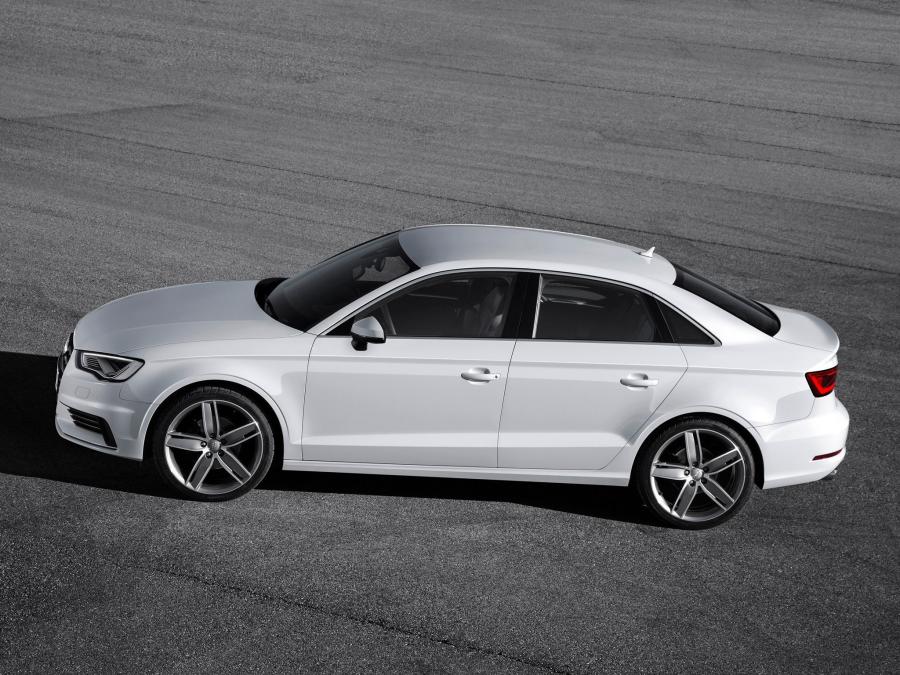  Audi A3 Sedan 2.0 TDI (8V) 2013 года  (WW) (фото 32 из 42)